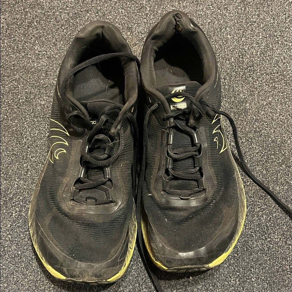 Black and Yellow Men's Running Shoes Topo Mtn Racer 3